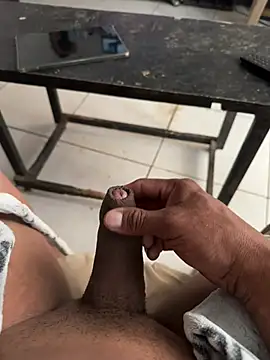 Snapshot of elber-gdo chatting on 01-13-26, 11:21 elber-gdo online show from 01-13-26, 11:21