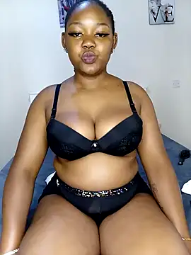 Snapshot of Cherriikenzie chatting on 01-18-25, 11:32 Cherriikenzie online show from 01-18-25, 11:32