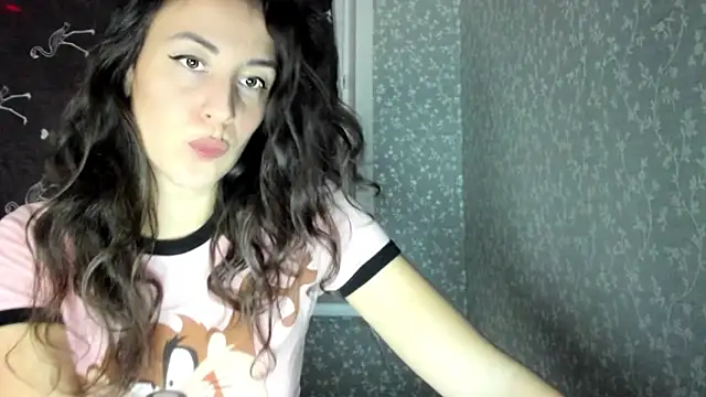 Snapshot of Karina_sunny chatting on 11-30-25, 10:03 Karina sunny online show from 11-30-25, 10:03