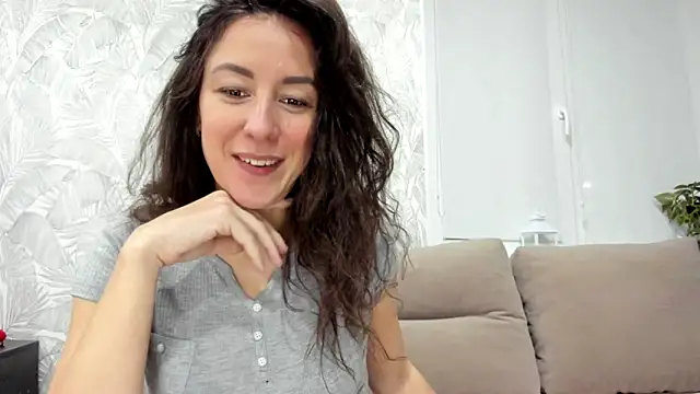 Snapshot of Karina_sunny chatting on 12-14-25, 11:59 Karina sunny online show from 12-14-25, 11:59