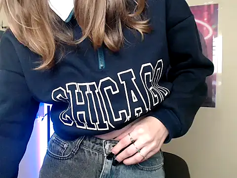 Snapshot of StrangerGi chatting on 10-25-25, 06:10 StrangerGi online show from 10-25-25, 06:10