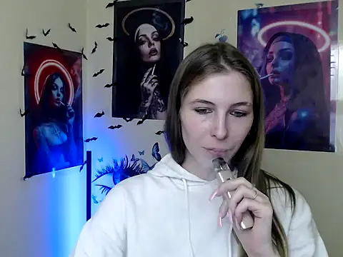 Snapshot of StrangerGi chatting on 11-04-25, 01:10 StrangerGi online show from 11-04-25, 01:10