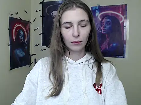 Snapshot of StrangerGi chatting on 11-28-25, 07:11 StrangerGi online show from 11-28-25, 07:11