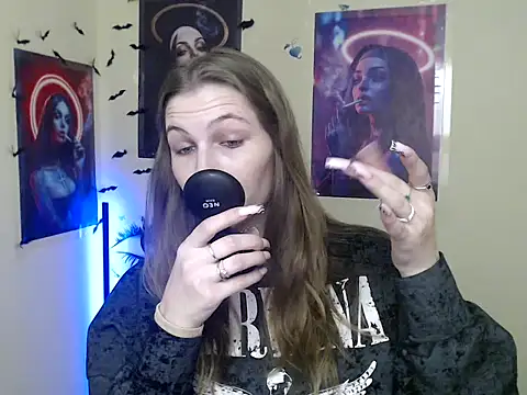 Snapshot of StrangerGi chatting on 12-15-25, 01:37 StrangerGi online show from 12-15-25, 01:37