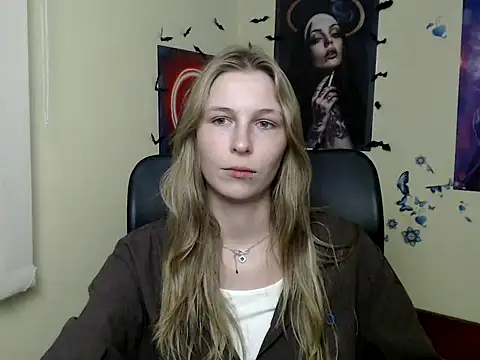 Snapshot of StrangerGi chatting on 06-15-26, 11:56 StrangerGi online show from 06-15-26, 11:56