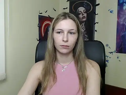 Snapshot of StrangerGi chatting on 06-17-26, 06:16 StrangerGi online show from 06-17-26, 06:16