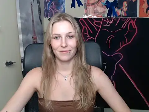 Snapshot of StrangerGi chatting on 07-07-26, 11:58 StrangerGi online show from 07-07-26, 11:58