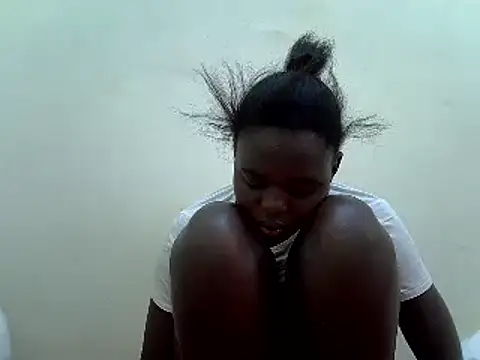 Snapshot of dirtyshowgirl chatting on 01-20-25, 05:15 dirtyshowgirl online show from 01-20-25, 05:15