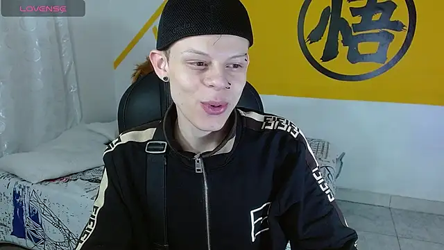 Snapshot of Matthew_Boy_ chatting on 01-22-25, 06:31 Matthew Boy  online show from 01-22-25, 06:31