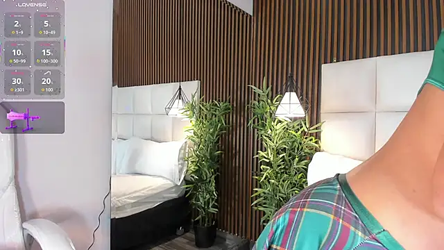 CailynBrowm online show from 10-22-25, 04:46