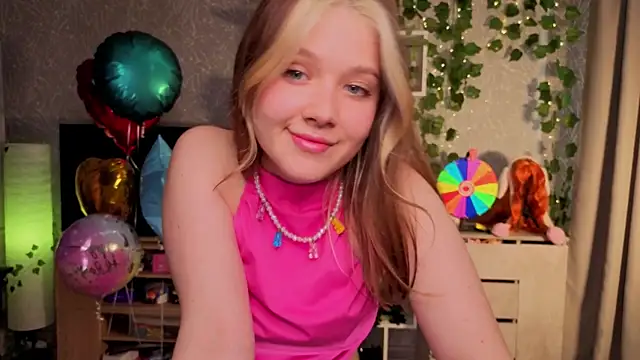 Snapshot of luna_cross chatting on 06-11-26, 05:00 luna cross online show from 06-11-26, 05:00