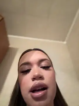 Snapshot of bunnyrich chatting on 12-19-25, 04:25 bunnyrich online show from 12-19-25, 04:25