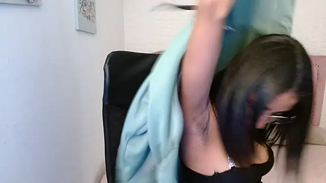 Snapshot of shaneelle chatting on 02-11-25, 03:08 shaneelle online show from 02-11-25, 03:08