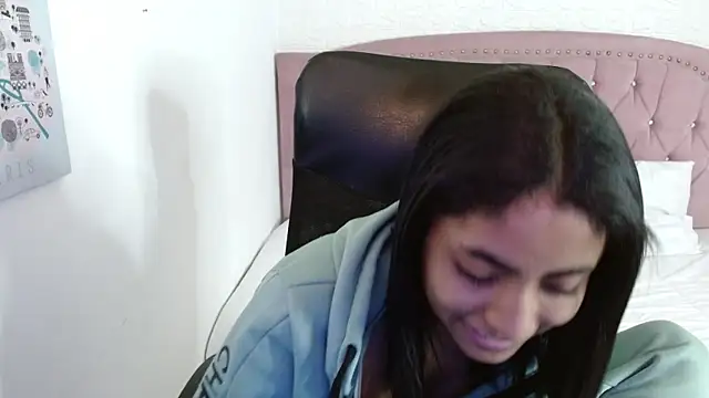 Snapshot of shaneelle chatting on 09-23-25, 03:09 shaneelle online show from 09-23-25, 03:09