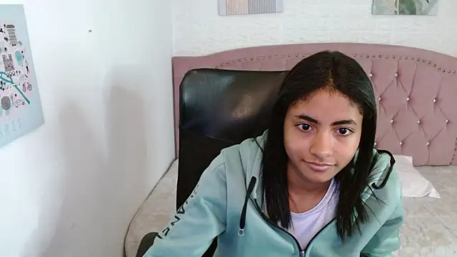 Snapshot of shaneelle chatting on 10-02-25, 03:02 shaneelle online show from 10-02-25, 03:02