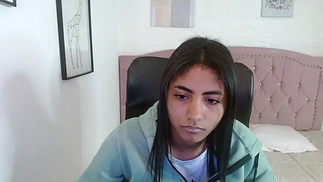 Snapshot of shaneelle chatting on 10-20-25, 03:18 shaneelle online show from 10-20-25, 03:18