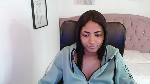 Snapshot of shaneelle chatting on 11-05-25, 03:06 shaneelle online show from 11-05-25, 03:06