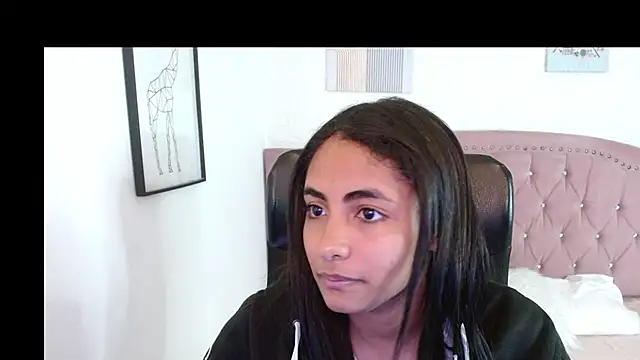 Snapshot of shaneelle chatting on 11-06-25, 03:18 shaneelle online show from 11-06-25, 03:18