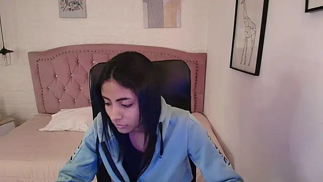 Snapshot of shaneelle chatting on 11-17-25, 03:12 shaneelle online show from 11-17-25, 03:12