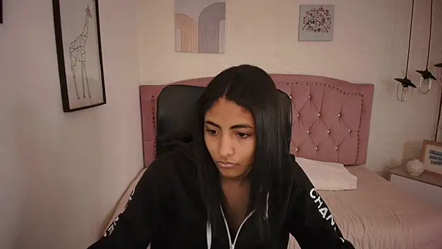 Snapshot of shaneelle chatting on 11-20-25, 03:07 shaneelle online show from 11-20-25, 03:07