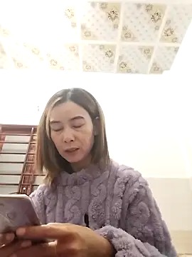 Snapshot of Sexy-ladyboobs20 chatting on 12-18-25, 11:38 Sexy-ladyboobs20 online show from 12-18-25, 11:38