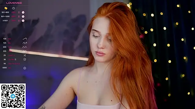 Snapshot of KleinGlif chatting on 12-28-24, 12:13 KleinGlif online show from 12-28-24, 12:13