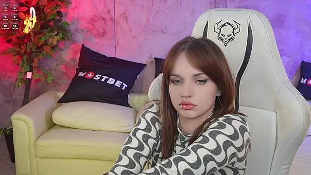 Snapshot of Brendi054 chatting on 12-13-24, 07:43 Brendi054 online show from 12-13-24, 07:43