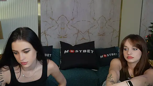 Snapshot of Brendi054 chatting on 12-15-24, 02:37 Brendi054 online show from 12-15-24, 02:37