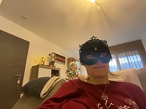 Marilou1983 online show from 12-22-24, 01:55