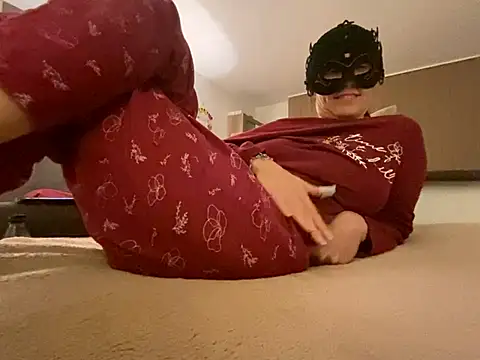 Marilou1983 online show from 03-13-25, 09:37