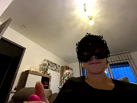 Marilou1983 online show from 01-12-26, 04:12