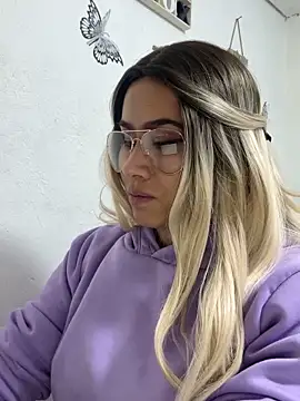 Snapshot of Sweet__Nurse1 chatting on 10-26-25, 06:03 Sweet Nurse1 online show from 10-26-25, 06:03