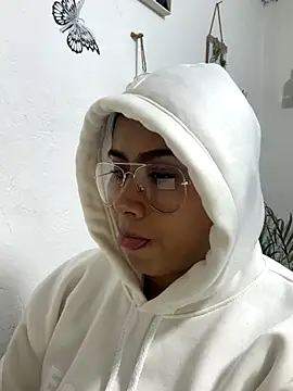 Snapshot of Sweet__Nurse1 chatting on 10-30-25, 06:30 Sweet Nurse1 online show from 10-30-25, 06:30