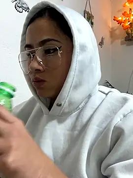 Snapshot of Sweet__Nurse1 chatting on 11-29-25, 04:32 Sweet Nurse1 online show from 11-29-25, 04:32