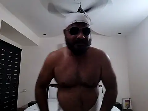 Snapshot of EthicalNight8 chatting on 12-15-25, 05:17 EthicalNight8 online show from 12-15-25, 05:17