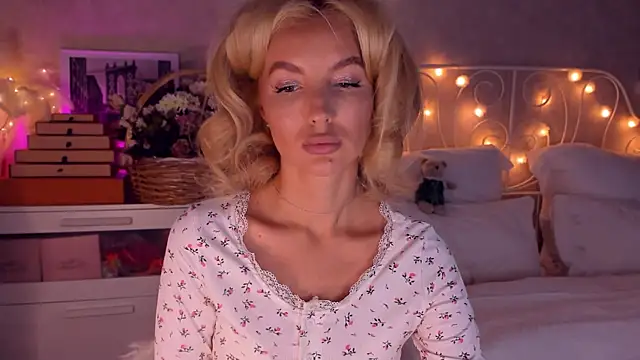 aestetick online show from 12-22-25, 08:44