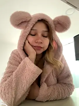 -SofiaCastillo- online show from 11-28-25, 01:14