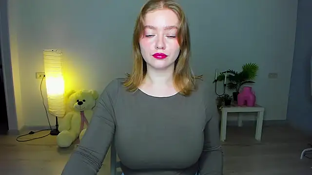 AidaPerry online show from 10-04-25, 03:43