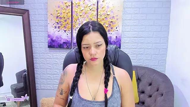 Snapshot of StefyGil_ chatting on 03-18-25, 12:03 StefyGil online show from 03-18-25, 12:03