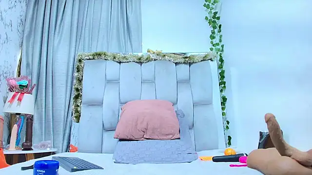  Marcela   online show from 12-18-25, 12:33