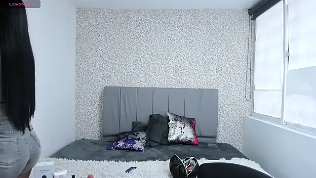 CharlotteeGray  online show from 02-10-25, 07:49