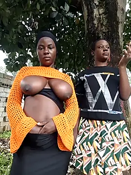 Snapshot of Xtra_bootie chatting on 11-07-25, 05:29 Xtra bootie online show from 11-07-25, 05:29