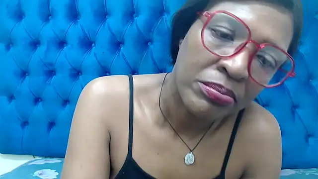 Snapshot of SpicyQueenxxxx chatting on 03-11-26, 04:07 SpicyQueenxxxx online show from 03-11-26, 04:07