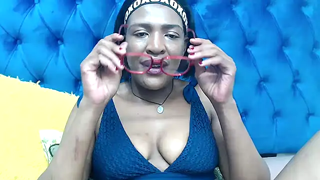 Snapshot of SpicyQueenxxxx chatting on 03-20-26, 06:24 SpicyQueenxxxx online show from 03-20-26, 06:24