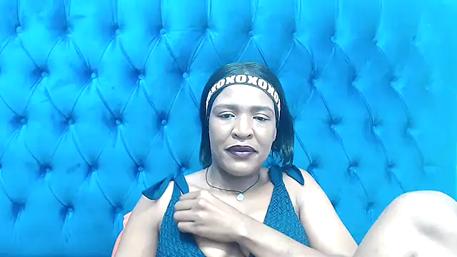 Snapshot of SpicyQueenxxxx chatting on 04-15-26, 06:37 SpicyQueenxxxx online show from 04-15-26, 06:37