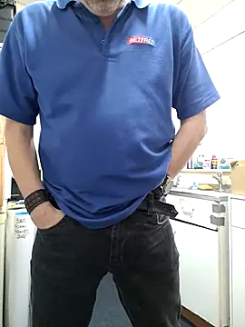 Snapshot of JulianJ50 chatting on 11-26-25, 08:15 JulianJ50 online show from 11-26-25, 08:15