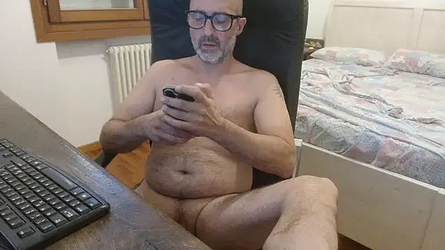 Snapshot of newsimo74 chatting on 07-26-26, 06:21 newsimo74 online show from 07-26-26, 06:21