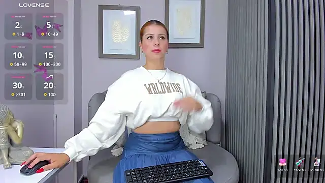 Nahiajhonson  online show from 01-13-25, 12:13