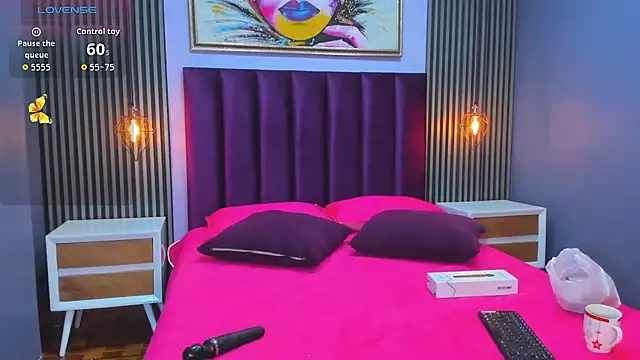 Nahiajhonson  online show from 10-20-25, 01:00