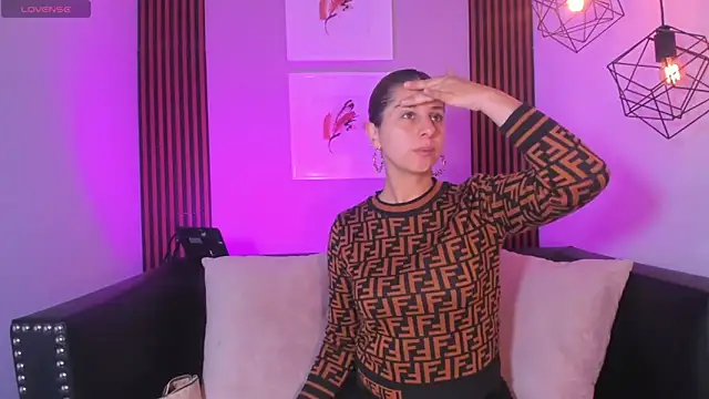 Nahiajhonson  online show from 11-25-25, 01:00